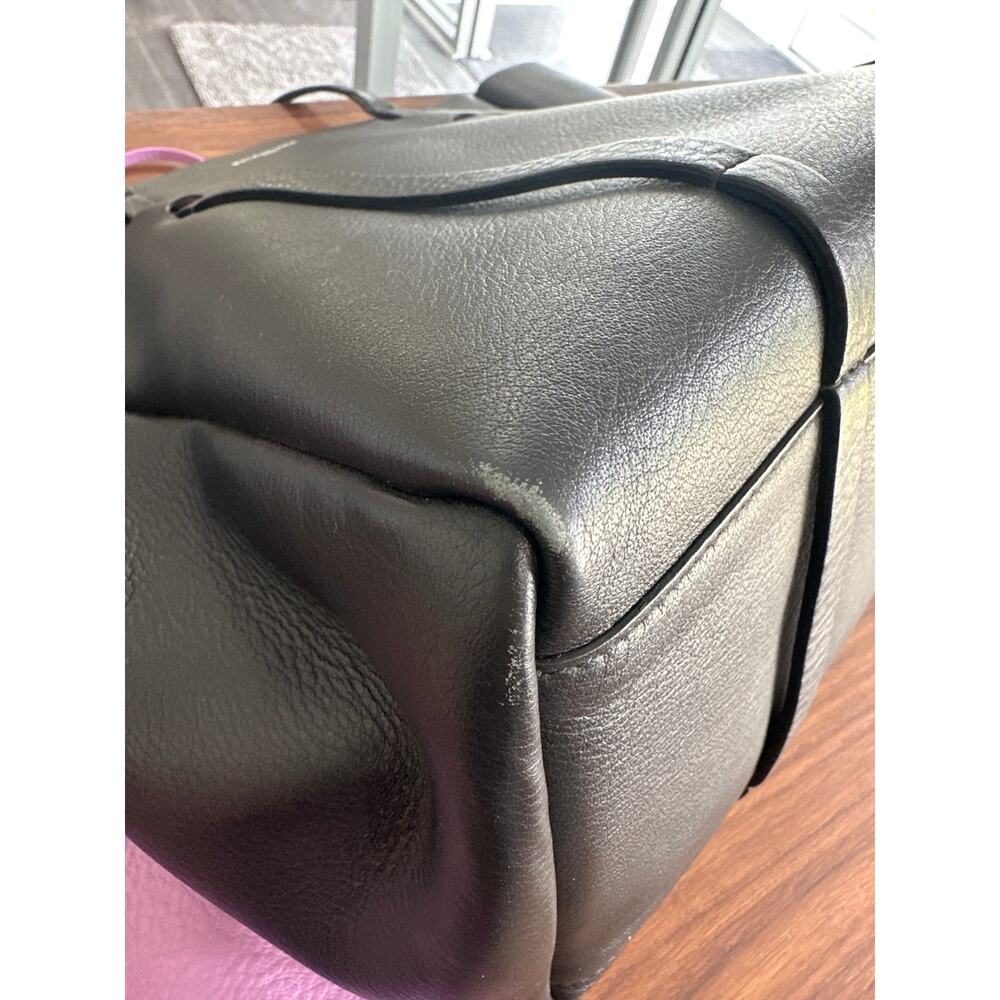 Balenciaga Leather Everyday Tote - Picture 16 of 16